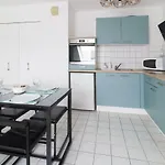 Club House 2 & 3 Centre Appartamento