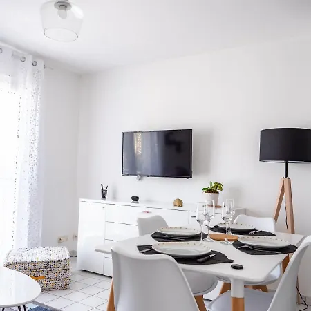 Club House 2 & 3 Centre