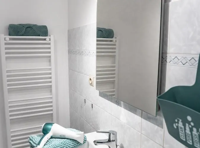 Club House 2 & 3 Centre *